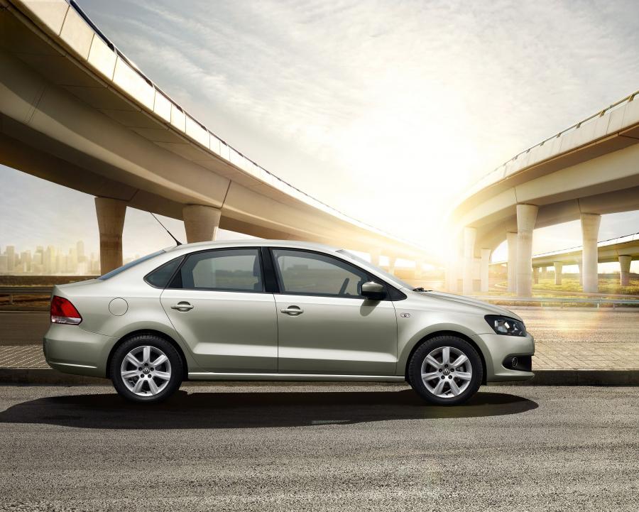  Volkswagen Polo Sedan 2010 года  (фото 30 из 123)